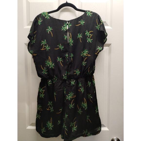 As U Wish Juniors Size XL Romper Black Palm Tree V-Neck Keyhole Back One-Piece - Picture 2 of 9